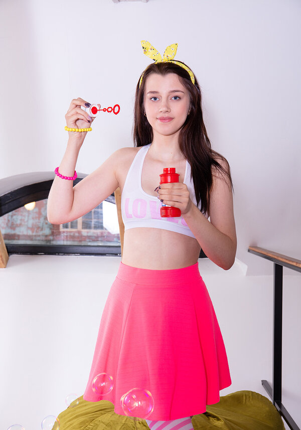 Полина, 18 лет, 4 размер груди